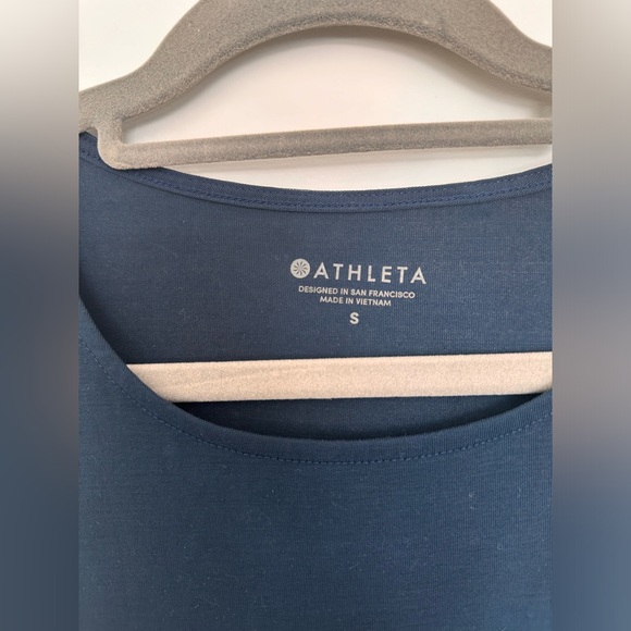 Athleta Navy Top - Picture 2 of 5